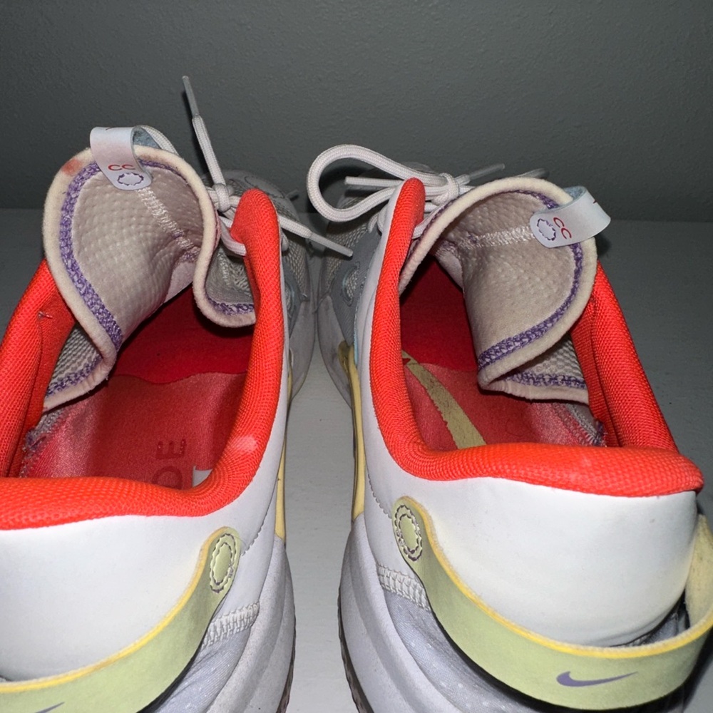 Nike Joy Rides - Picture 7 of 8
